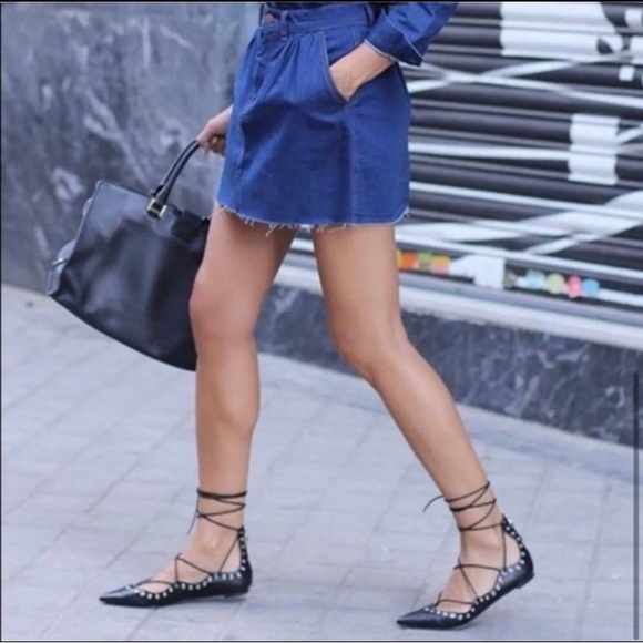 ZARA Woman
Black Pointed Toe
Grommet Lace Up Leather Flats Size 38 - Picture 11 of 11